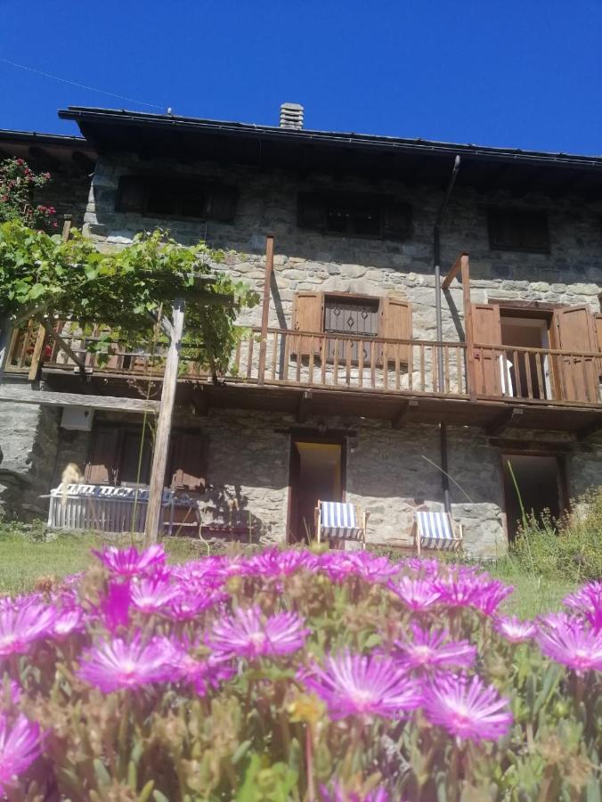 La Casa Di Martina Apartment Saint-Vincent Luaran gambar