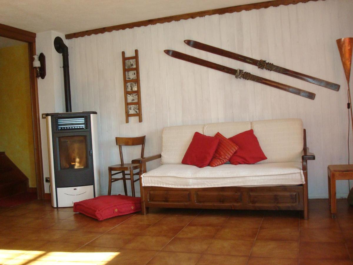 La Casa Di Martina Apartment Saint-Vincent Luaran gambar