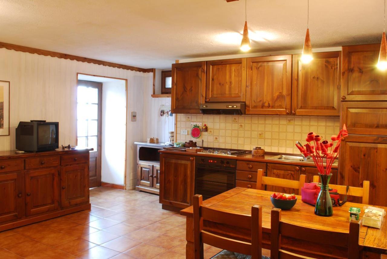 La Casa Di Martina Apartment Saint-Vincent Luaran gambar